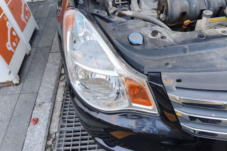 Used Nissan Sylphy 2012 Classic 1.6XE Manual Comfort Edition Right Front Headlight