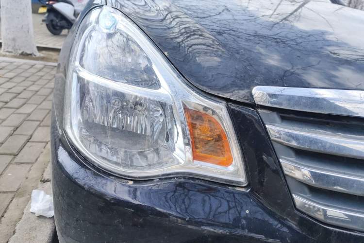 Used Nissan Sylphy 2012 Classic 1.6XL Manual Luxury Edition Right Front Headlight