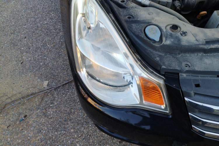Used Nissan Sylphy 2012 Classic 1.6XE Automatic Comfort Edition Right Front Headlight
