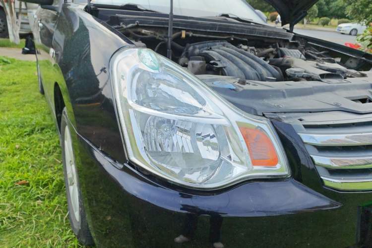 Used Nissan Sylphy 2012 Classic 1.6XE Manual Comfort Edition Right Front Headlight
