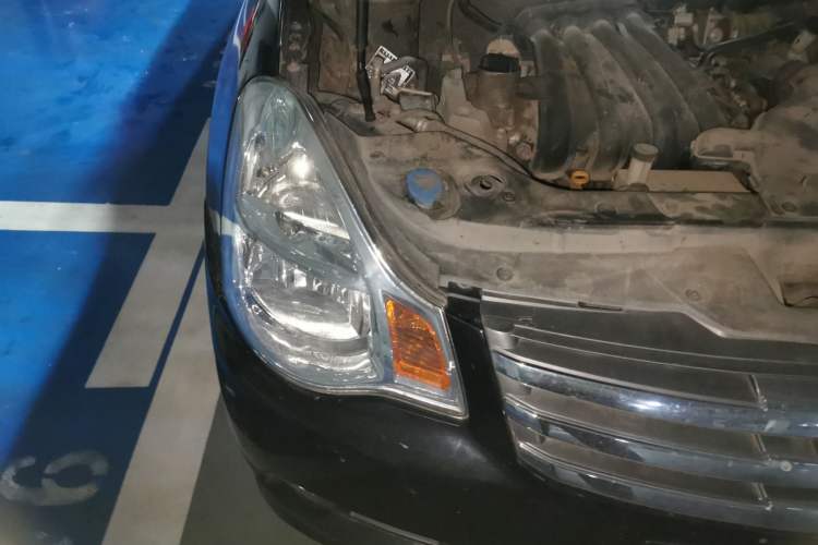 Used Nissan Sylphy 2012 Classic 1.6XL Manual Luxury Edition Right Front Headlight