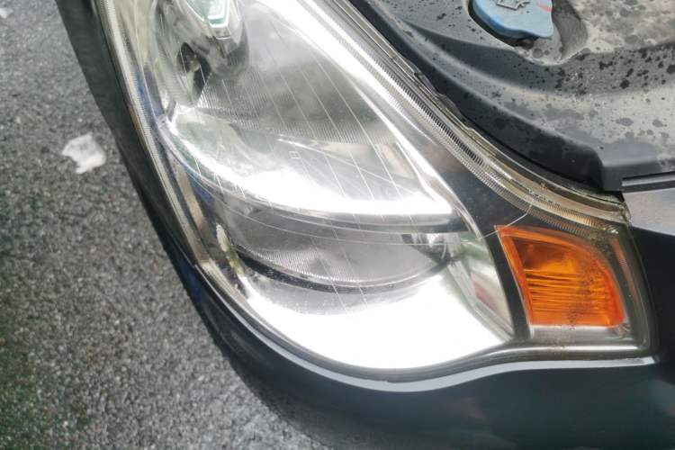 Used Nissan Sylphy 2012 Classic 1.6XE Manual Comfort Edition Right Front Headlight