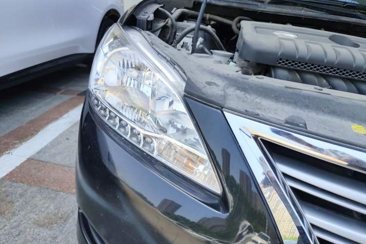Used Nissan Sylphy 2012 1.6 XL Manual Luxury Edition Right Front Headlight