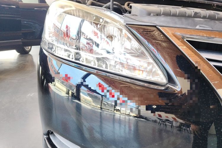 Used Nissan Sylphy 2012 1.6XE CVT Comfort Edition Right Front Headlight