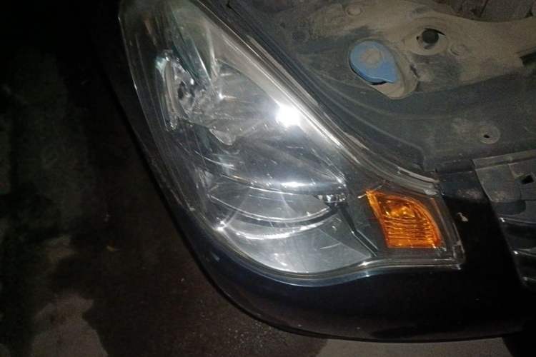 Used Nissan Sylphy 2012 Classic 1.6XE Manual Comfort Edition Right Front Headlight