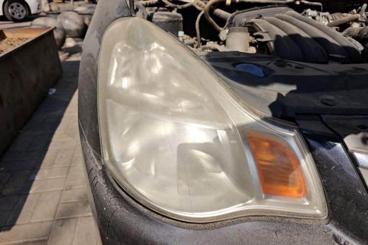Used Nissan Sylphy 2012 Classic 1.6XE Manual Comfort Edition Right Front Headlight