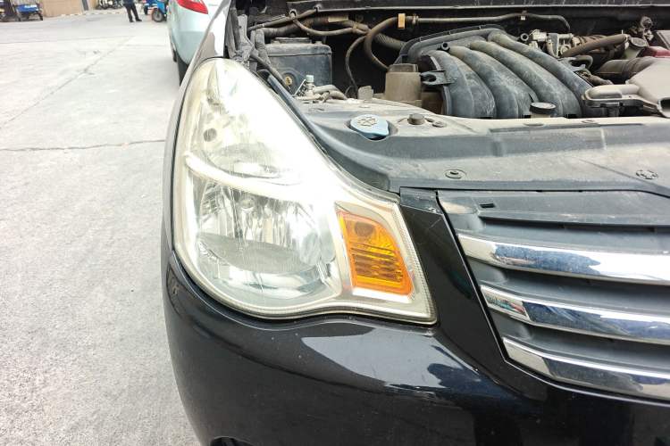 Used Nissan Sylphy 2012 Classic 1.6XL Manual Luxury Edition Right Front Headlight
