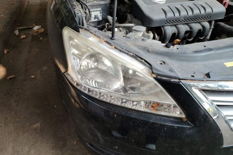 Used Nissan Sylphy 2012 1.6XE Manual Comfort Edition Right Front Headlight