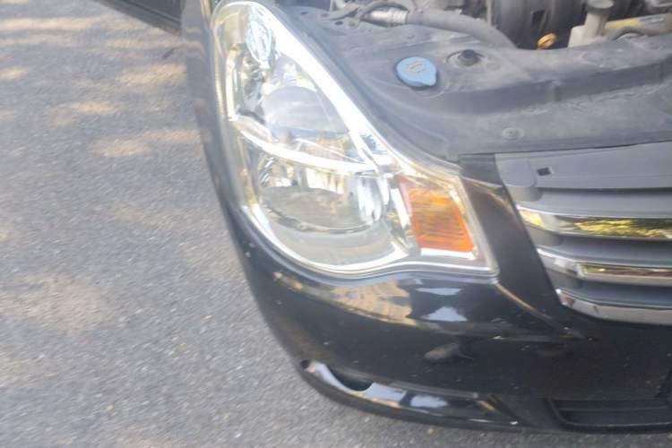 Used Nissan Sylphy 2012 Classic 1.6XE Automatic Comfort Edition Right Front Headlight