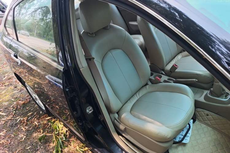 Used Nissan Sylphy 2012 Classic 1.6XE Manual Comfort Edition Right Front Seat