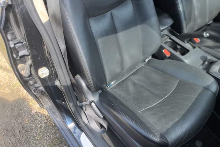 Used Nissan Sylphy 2012 1.6 XL Manual Luxury Edition Right Front Seat