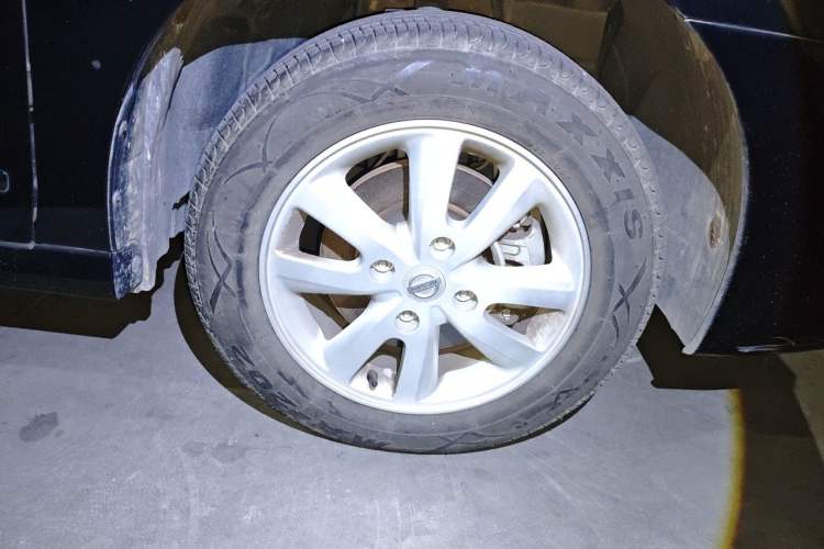 Used Nissan Sylphy 2012 Classic 1.6XE Manual Comfort Edition Right Front Wheel Hub