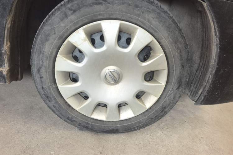 Used Nissan Sylphy 2012 Classic 1.6XE Manual Comfort Edition Right Front Wheel Hub