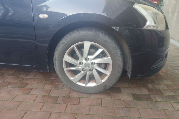 Used Nissan Sylphy 2012 1.6 XL CVT Luxury Edition Right Front Wheel Hub