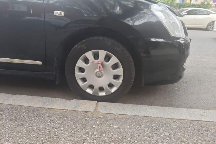 Used Nissan Sylphy 2012 Classic 1.6XE Automatic Comfort Edition Right Front Wheel Hub