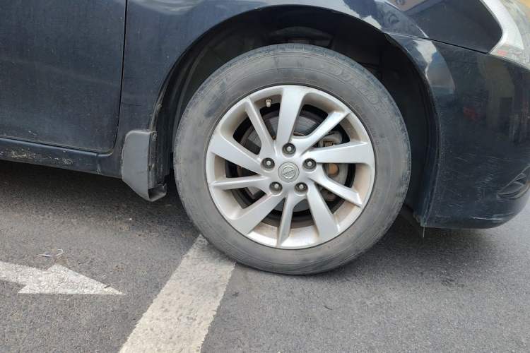 Used Nissan Sylphy 2012 1.6 XL Manual Luxury Edition Right Front Wheel Hub