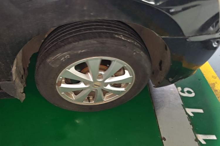 Used Nissan Sylphy 2012 Classic 1.6XE Manual Comfort Edition Right Front Wheel Hub