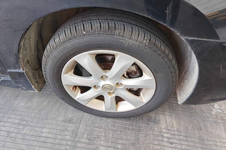Used Nissan Sylphy 2012 Classic 1.6XE Automatic Comfort Edition Right Front Wheel Hub