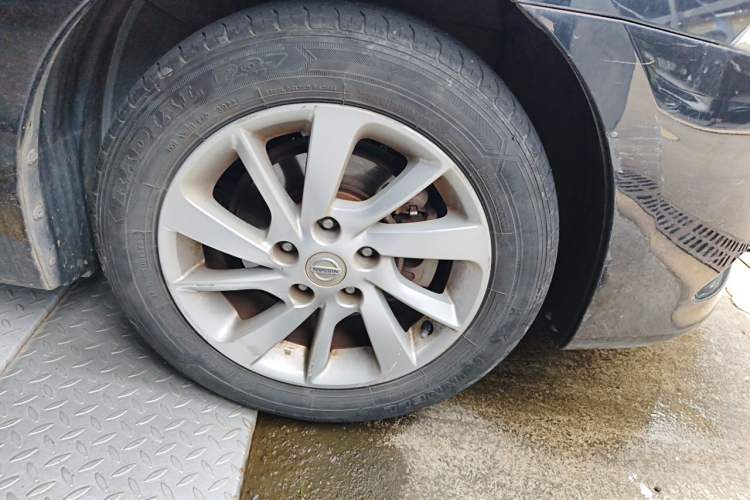 Used Nissan Sylphy 2012 1.6 XL CVT Luxury Edition Right Front Wheel Hub