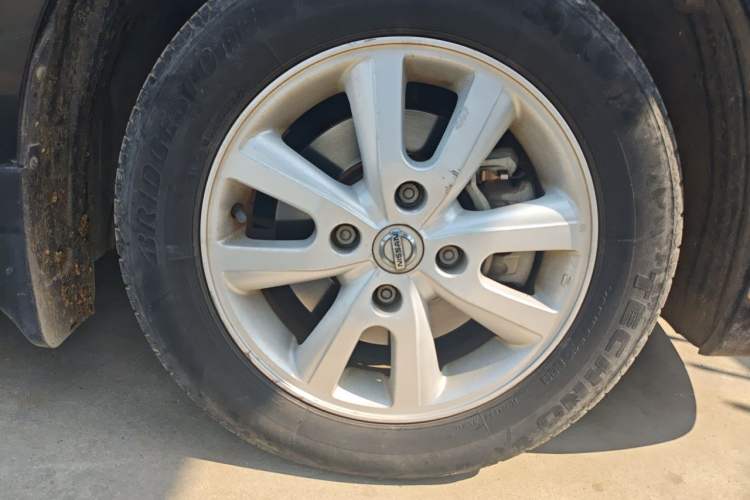 Used Nissan Sylphy 2012 Classic 1.6XE Automatic Comfort Edition Right Front Wheel Hub