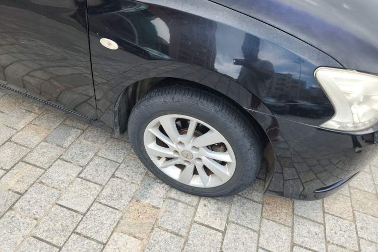 Used Nissan Sylphy 2012 1.6XE CVT Comfort Edition Right Front Wheel Hub