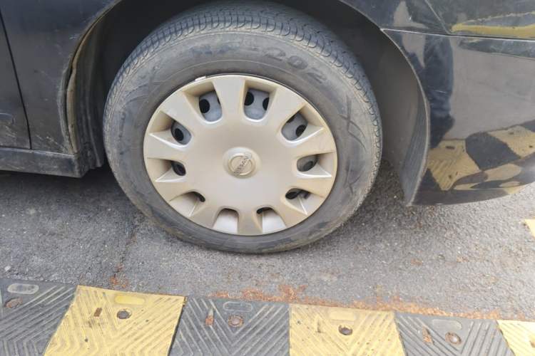 Used Nissan Sylphy 2012 Classic 1.6XE Automatic Comfort Edition Right Front Wheel Hub