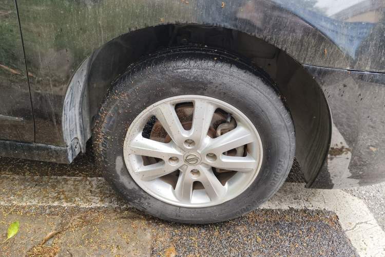Used Nissan Sylphy 2012 Classic 1.6XE Manual Comfort Edition Right Front Wheel Hub