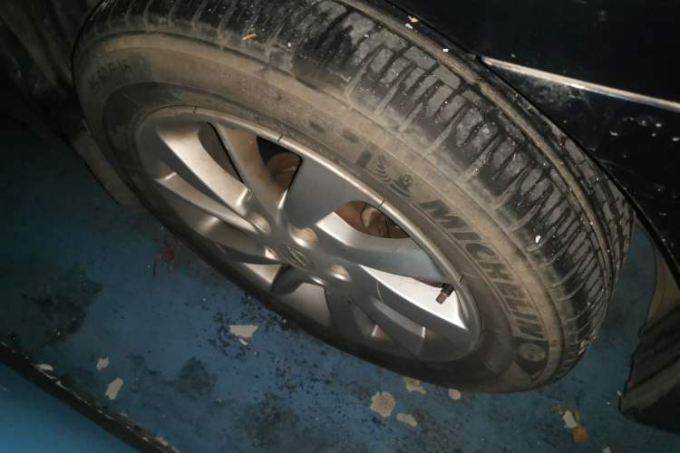 Used Nissan Sylphy 2012 1.6 XL Manual Luxury Edition Right Front Wheel Hub