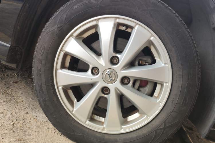 Used Nissan Sylphy 2012 Classic 1.6XE Automatic Comfort Edition Right Front Wheel Hub