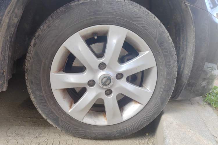 Used Nissan Sylphy 2012 Classic 1.6XE Manual Comfort Edition Right Front Wheel Hub