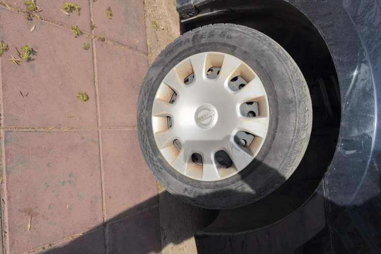 Used Nissan Sylphy 2012 Classic 1.6XE Manual Comfort Edition Right Front Wheel Hub