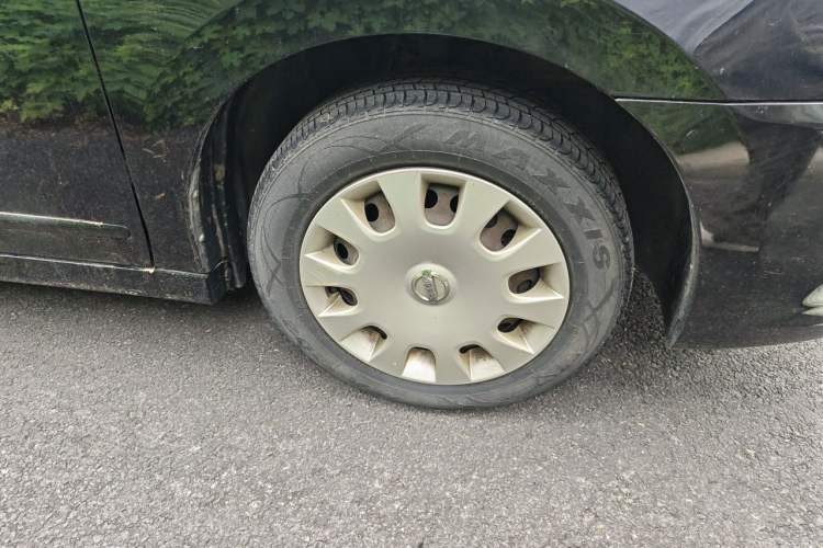 Used Nissan Sylphy 2012 Classic 1.6XE Manual Comfort Edition Right Front Wheel Hub