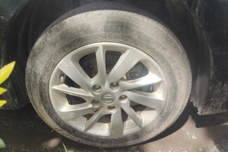 Used Nissan Sylphy 2012 1.6 XL Manual Luxury Edition Right Front Wheel Hub