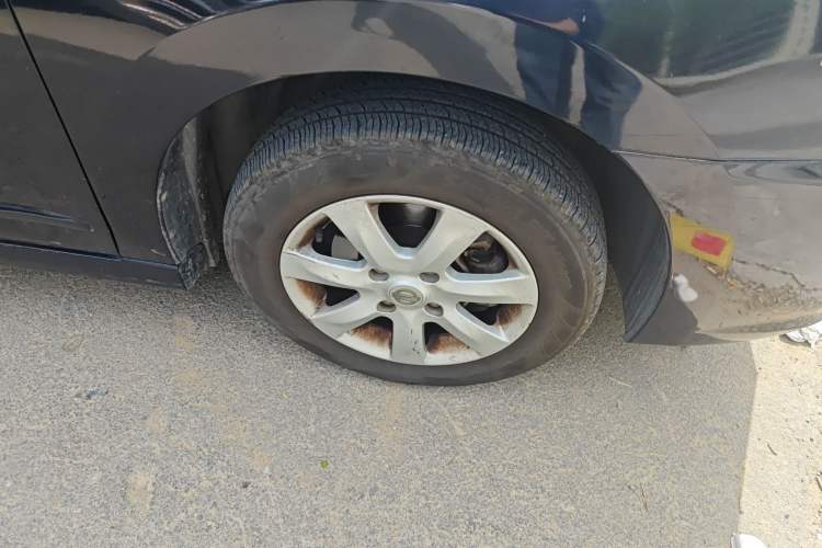 Used Nissan Sylphy 2012 Classic 1.6XE Manual Comfort Edition Right Front Wheel Hub