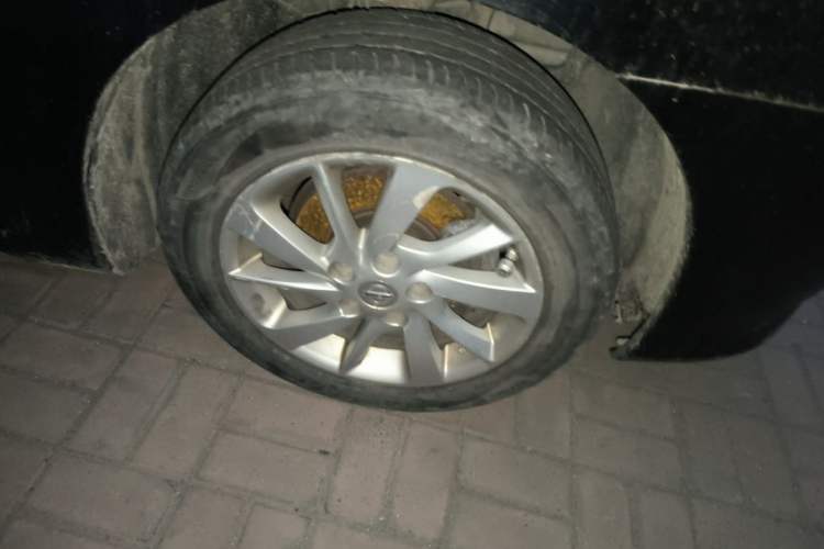 Used Nissan Sylphy 2012 1.6 XL Manual Luxury Edition Right Front Wheel Hub