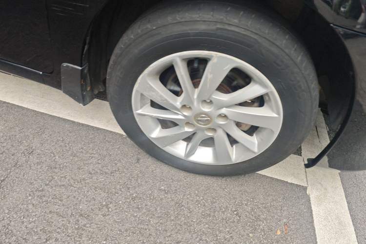 Used Nissan Sylphy 2012 1.6 XL CVT Luxury Edition Right Front Wheel Hub