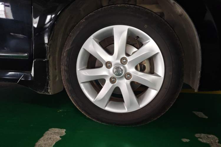 Used Nissan Sylphy 2012 Classic 1.6XE Manual Comfort Edition Right Front Wheel Hub