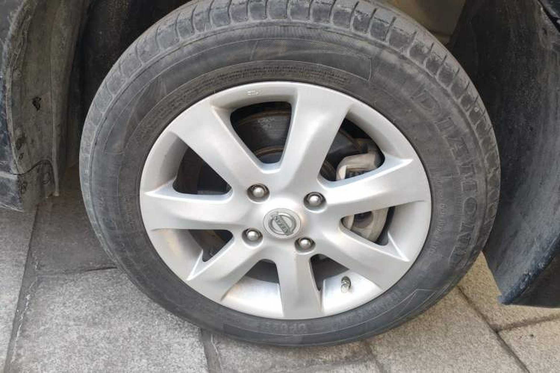 Used Nissan Sylphy 2012 Classic 1.6XE Manual Comfort Edition Right Front Wheel Hub
