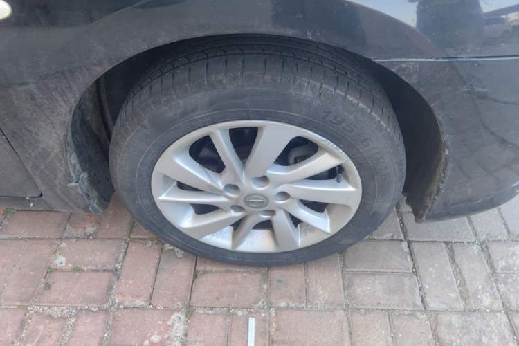 Used Nissan Sylphy 2012 1.6 XL CVT Luxury Edition Right Front Wheel Hub