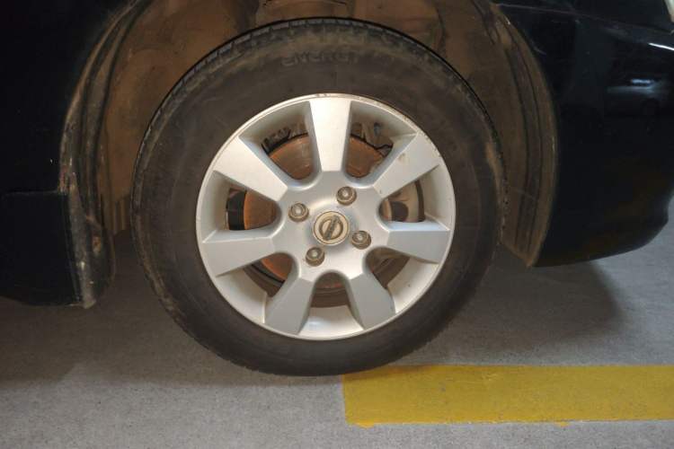 Used Nissan Sylphy 2012 Classic 1.6XE Manual Comfort Edition Right Front Wheel Hub