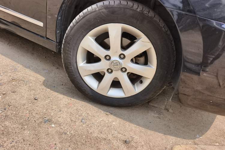 Used Nissan Sylphy 2012 Classic 1.6XE Manual Comfort Edition Right Front Wheel Hub