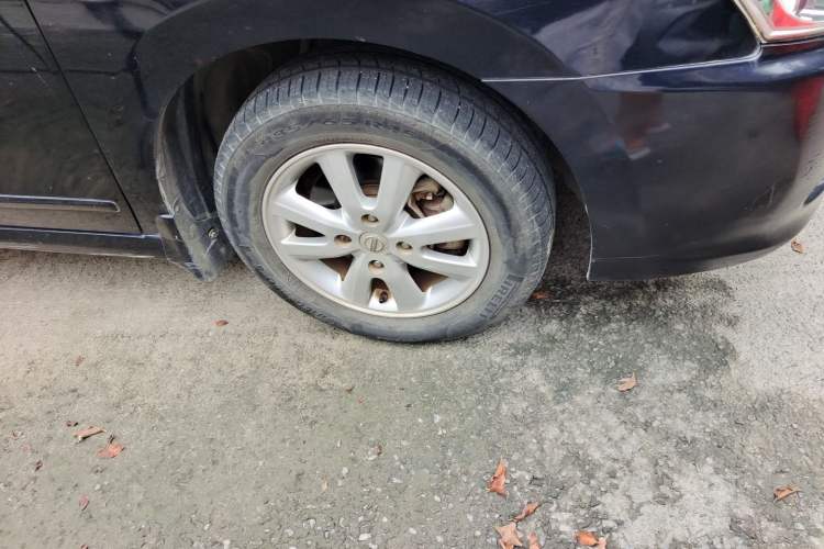 Used Nissan Sylphy 2012 Classic 1.6XE Manual Comfort Edition Right Front Wheel Hub