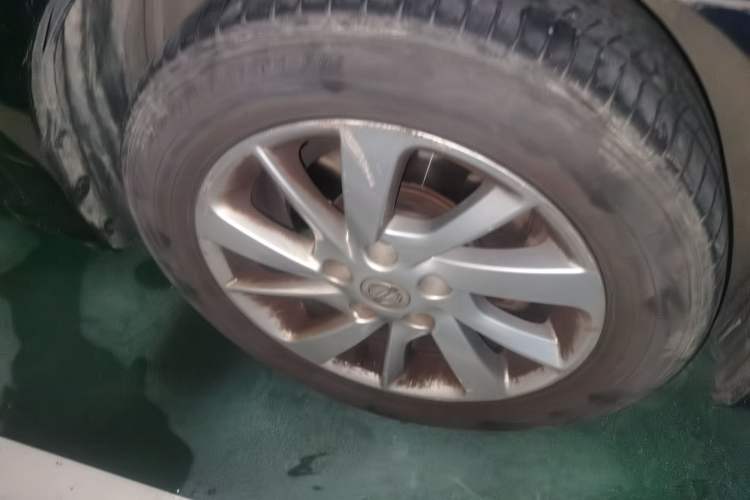 Used Nissan Sylphy 2012 1.6 XL CVT Luxury Edition Right Front Wheel Hub