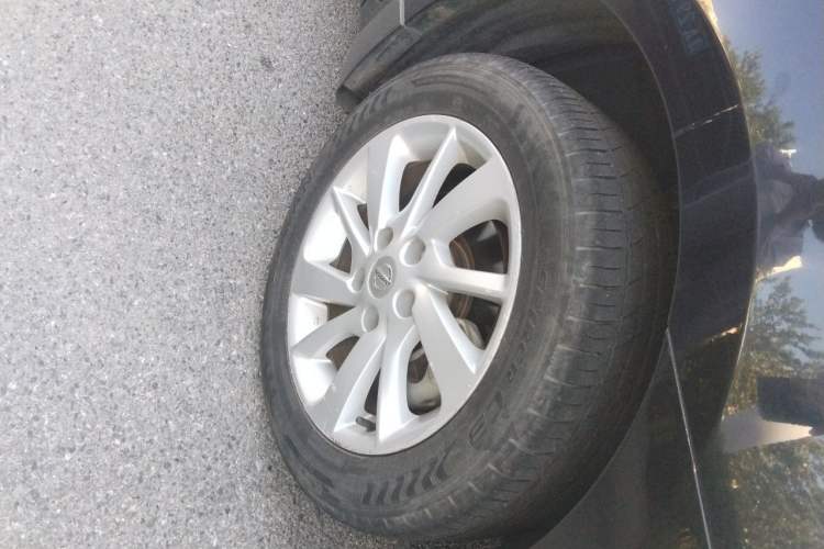 Used Nissan Sylphy 2012 1.6 XL CVT Luxury Edition Right Front Wheel Hub