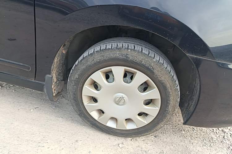 Used Nissan Sylphy 2012 Classic 1.6XE Manual Comfort Edition Right Front Wheel Hub