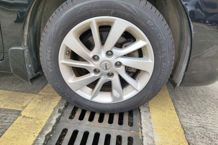 Used Nissan Sylphy 2012 1.8XL CVT Luxury Edition Right Front Wheel Hub
