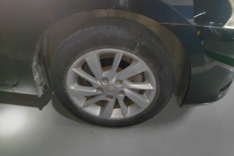 Used Nissan Sylphy 2012 1.8XL CVT Luxury Edition Right Front Wheel Hub
