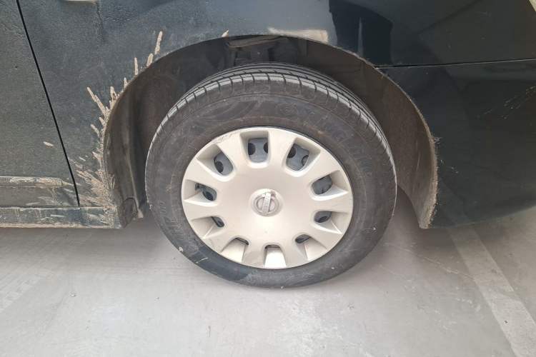 Used Nissan Sylphy 2012 Classic 1.6XE Manual Comfort Edition Right Front Wheel Hub