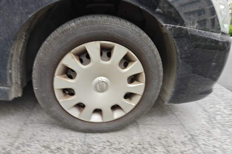 Used Nissan Sylphy 2012 Classic 1.6XE Automatic Comfort Edition Right Front Wheel Hub