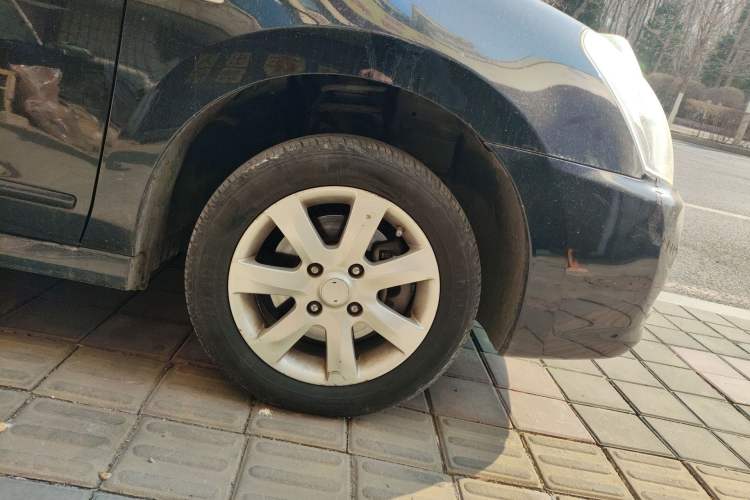 Used Nissan Sylphy 2012 Classic 1.6XE Manual Comfort Edition Right Front Wheel Hub